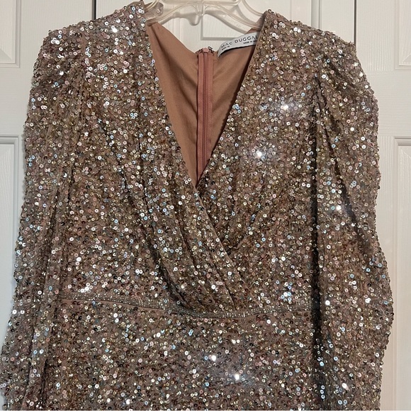 Mac Duggal Puff Shoulder Sequined Surplice Gown Formal Evening Gown 5510 Size 10 - Picture 8 of 9